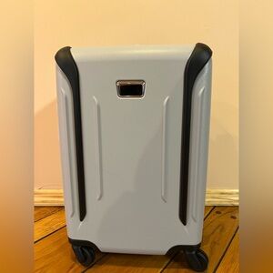 Tumi Vapor International 22" Carry On Spinner Case Hard Shell Luggage In gray